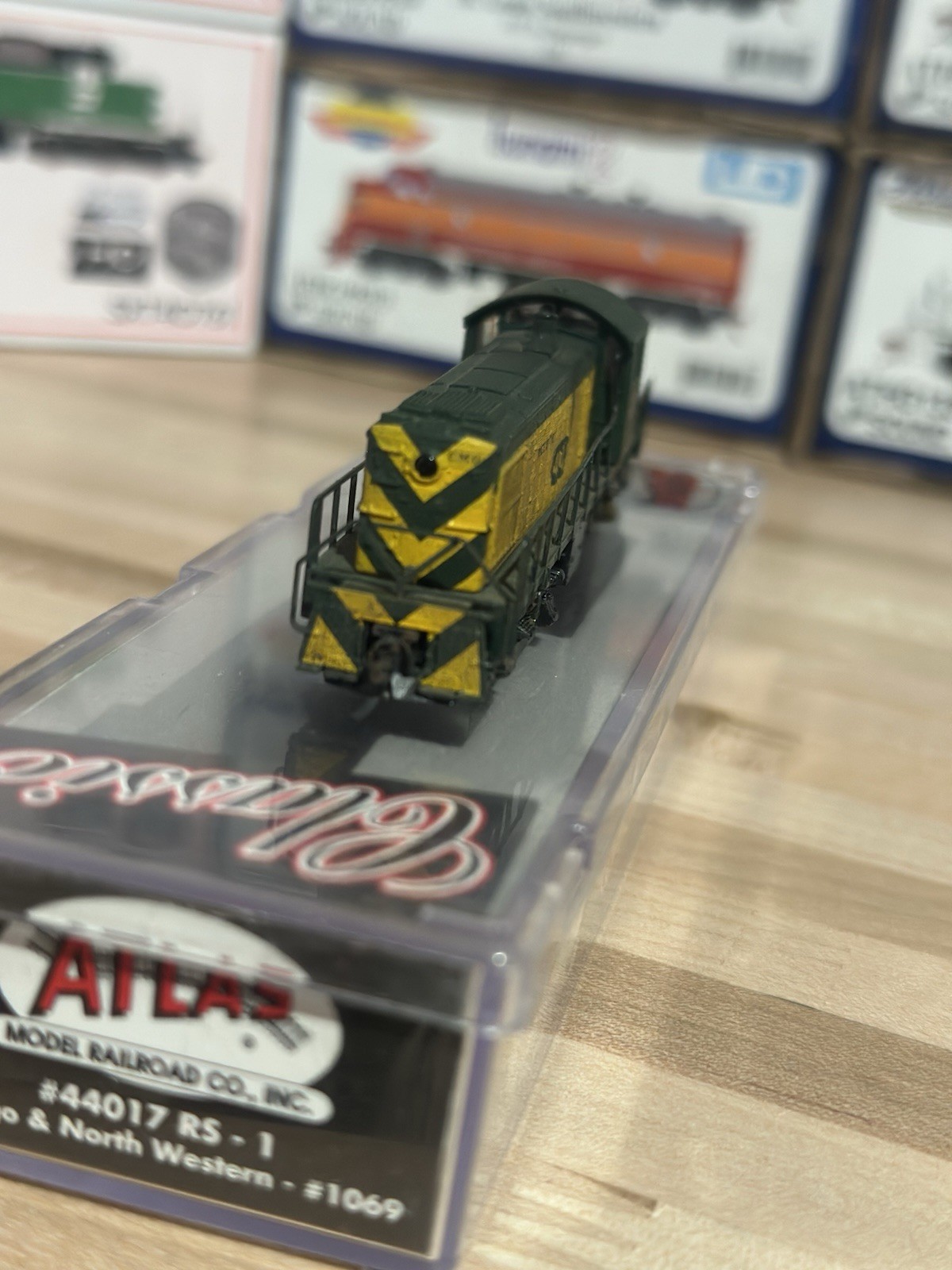 Atlas Classic N RS-1 CNW Chicago & North Western #231 customized Weathered