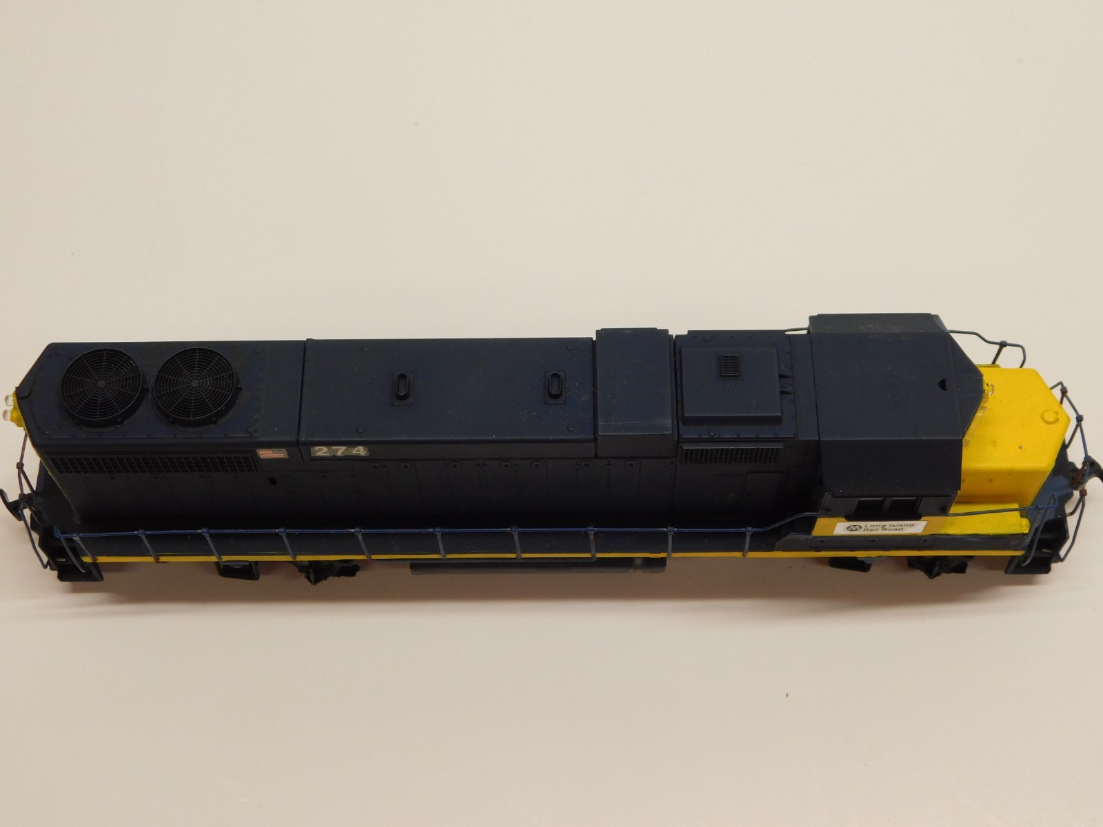 Athearn Blue Box Long Island Railroad GP Diesel Engine #274-Unpowered Dummy