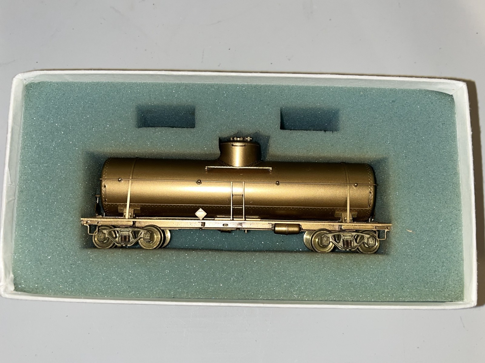 Lambert Associates HO Brass ICC 10,000 Gallon Tank Car Type 103 – Grogeous
