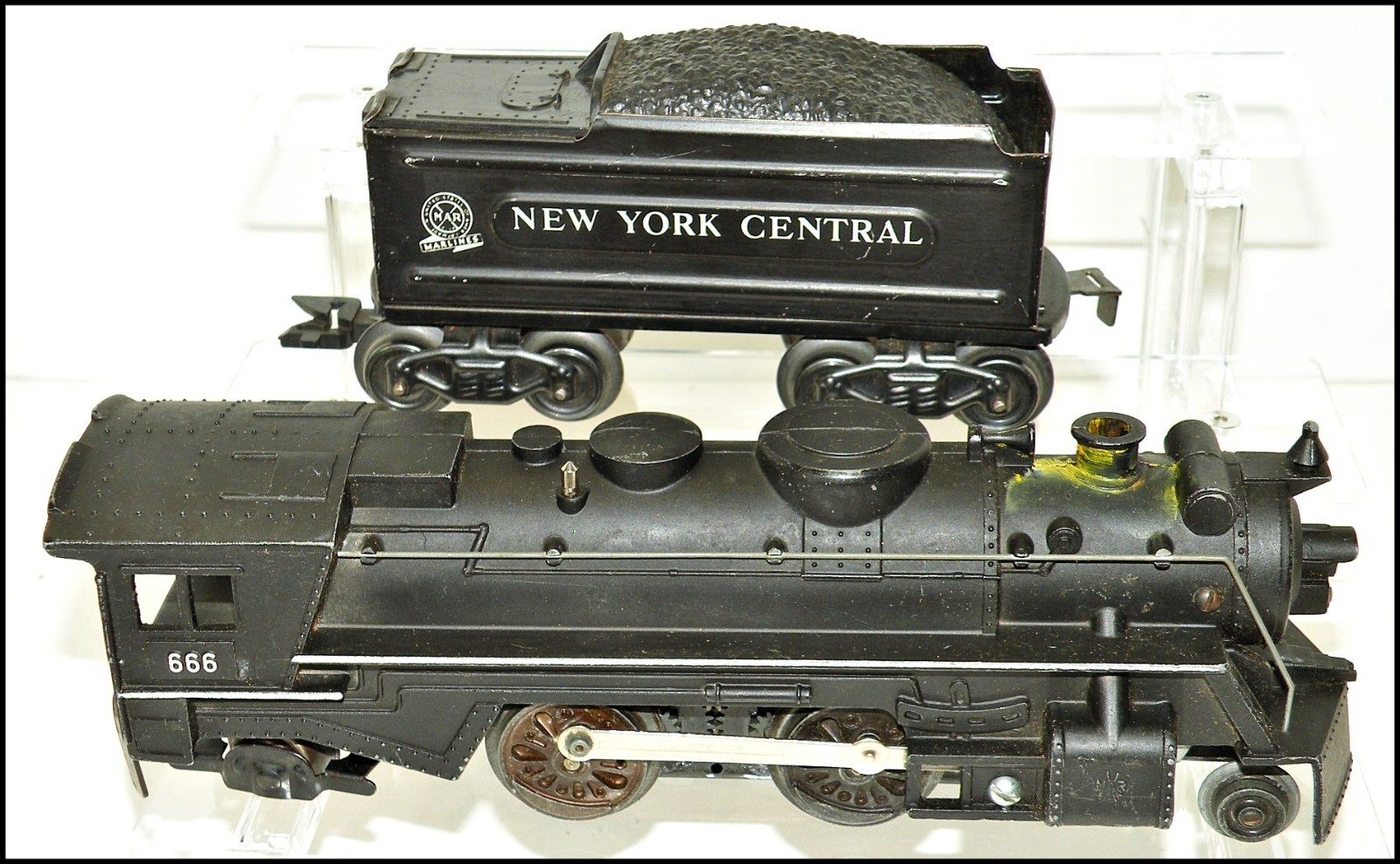 Marx 52352 Steam Locomotive Freight Set w/666 & 3-Cars in Box 1950s