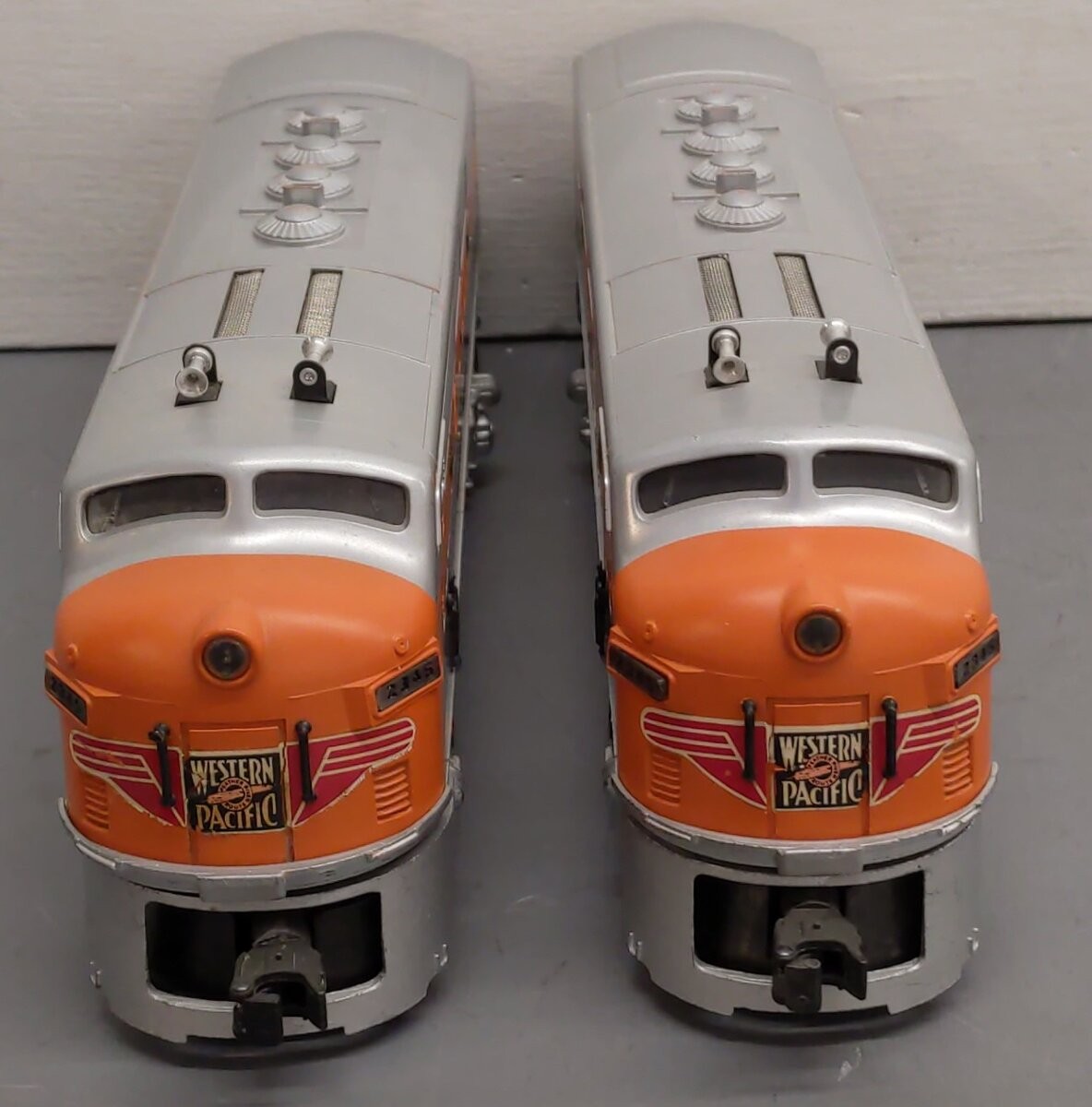 Lionel 2345 Vintage O Western Pacific F3 AA Diesel Locomotive Set