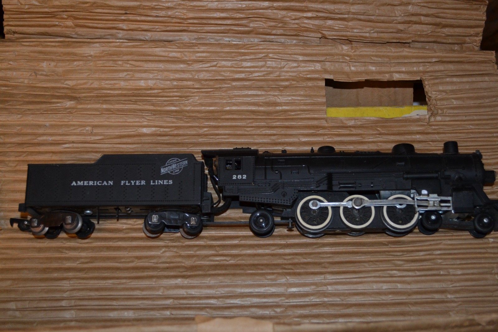 1950s-60s Vintage American Flyer Gilbert Trains Set & Tracks!
