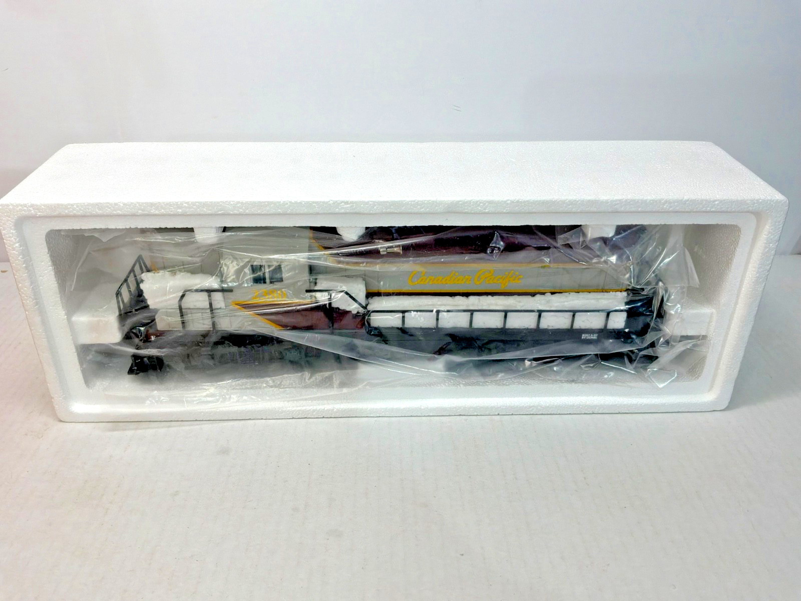 VINTAGE LIONEL O 6-18564 CANADIAN PACIFIC GP9 DIESEL LOCOMOTIVE 2380 TCA C8