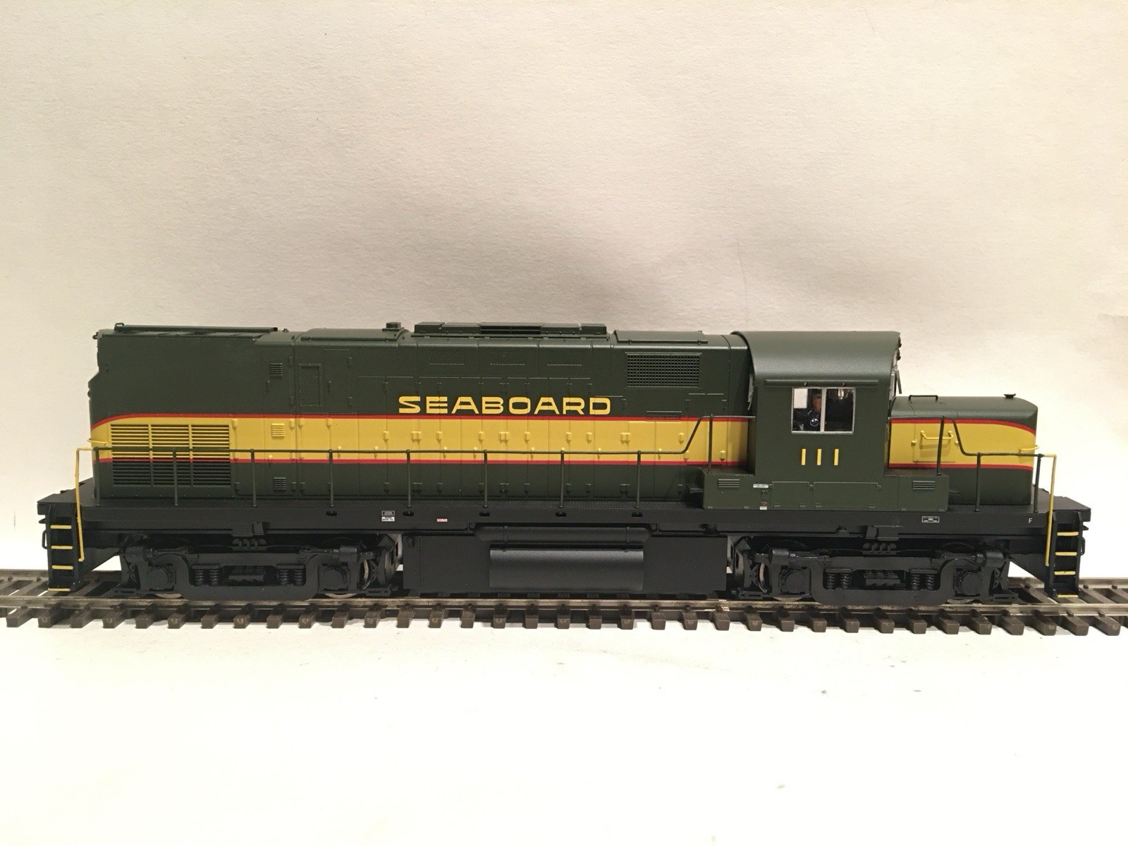 HO Atlas 10000050 Seaboard Air Line ALCO C420 Powered Diesel Locomotive SAL #111