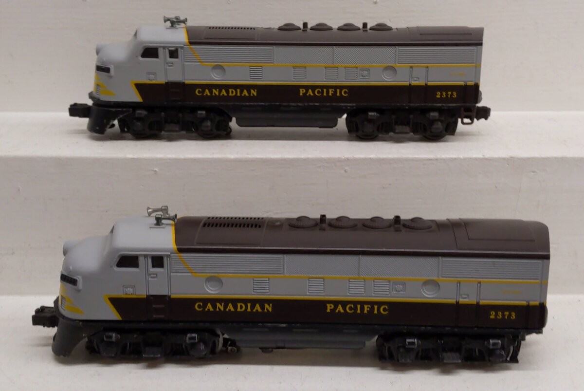 Lionel 2373 Vintage O Canadian Pacific F3 AA Diesel Locomotive Set