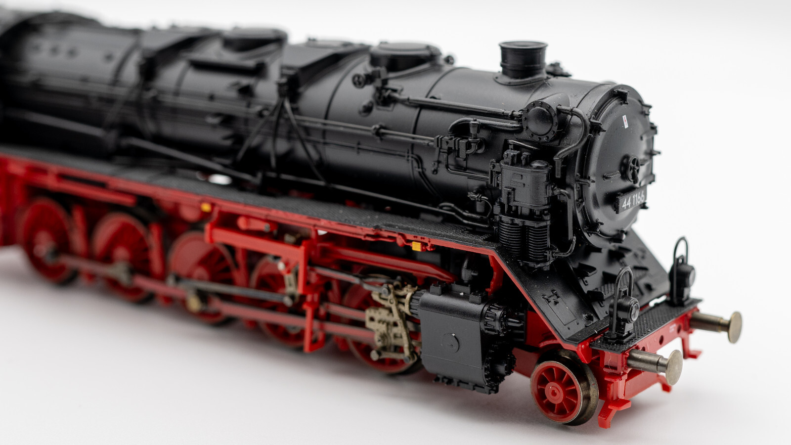 Roco 43351 HO Steam Locomotive DRG Class 44 1166 With Detachable Tender