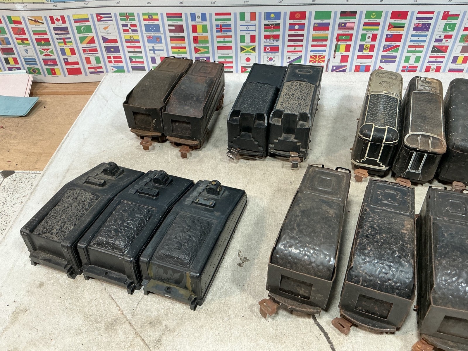 O scale TIN TOY MARX Coal Tender lot PARTS lot for restoration