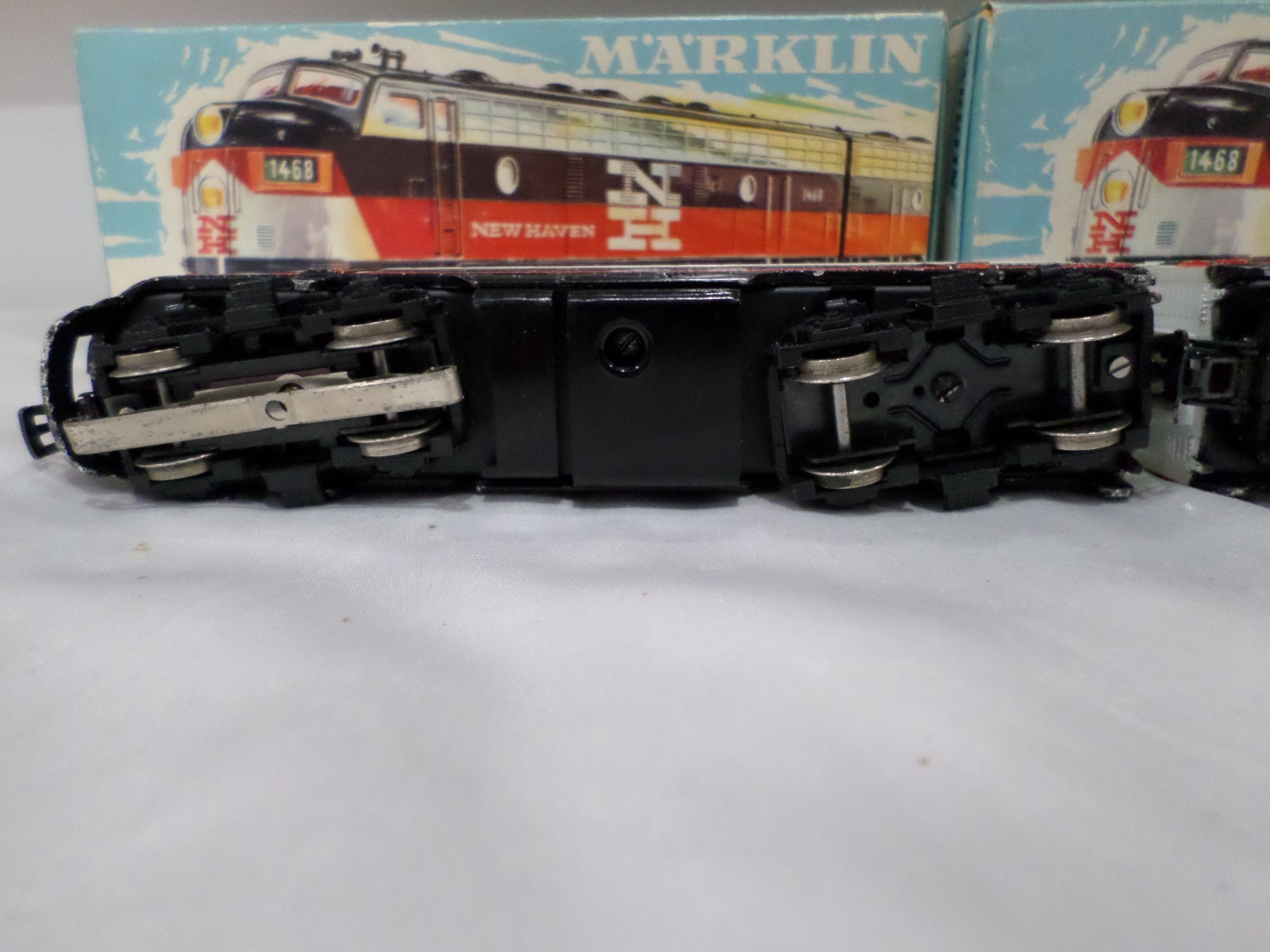Marklin 3062 /4062 HO New Haven F7 Locomotive, 3 rail, (Analogue)