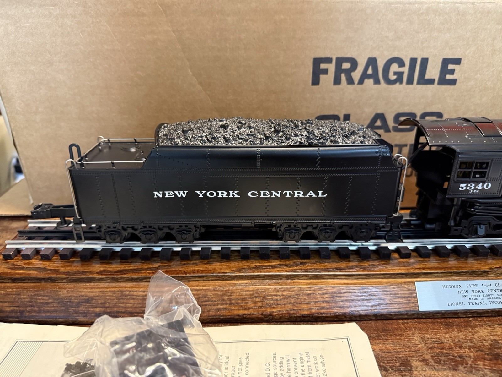 Lionel 6-18005 O NYC 4-6-4 700E Hudson Steam & Tender #5340 w/ Display Case