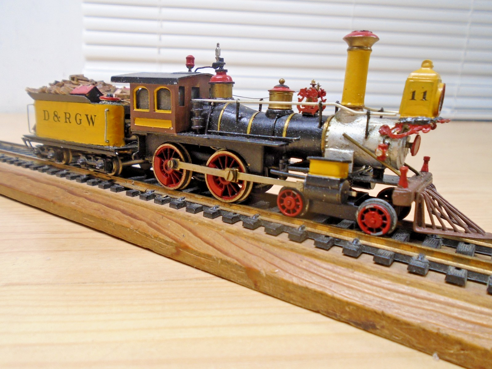 Nicely Finished Akane Brass HO D&RGW Loco 4-4-0 & Wood Load Tender Runs/Lights