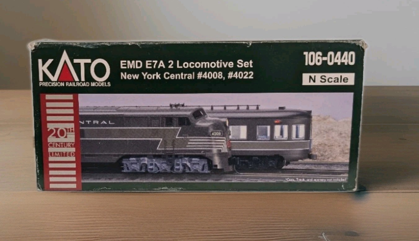 N-Scale Kato EMD E7A New York Central 20th Century Limited, #4008 #4022 106-0440