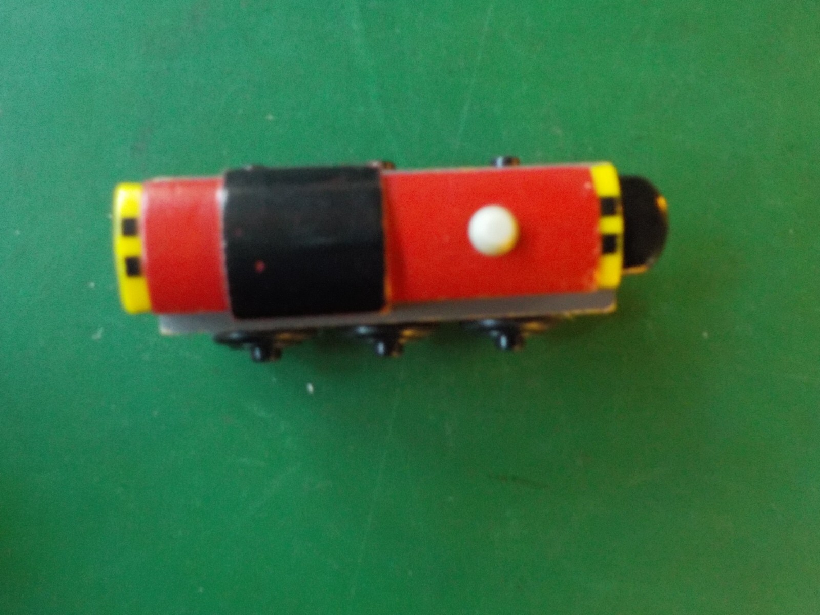 Salty Thomas the Train Tank Engine Wooden Railway Friends Red Yellow (MS T-7)