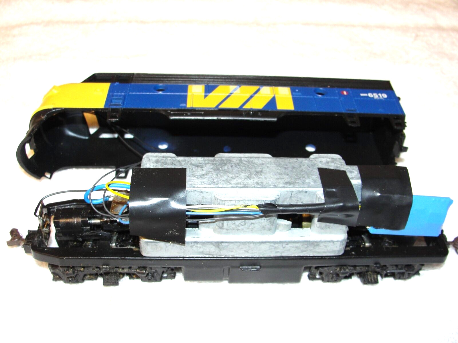 F7A & F7B VIA-Canada Locomotive Set – Both Powered & Converted to DCC,Athearn,HO