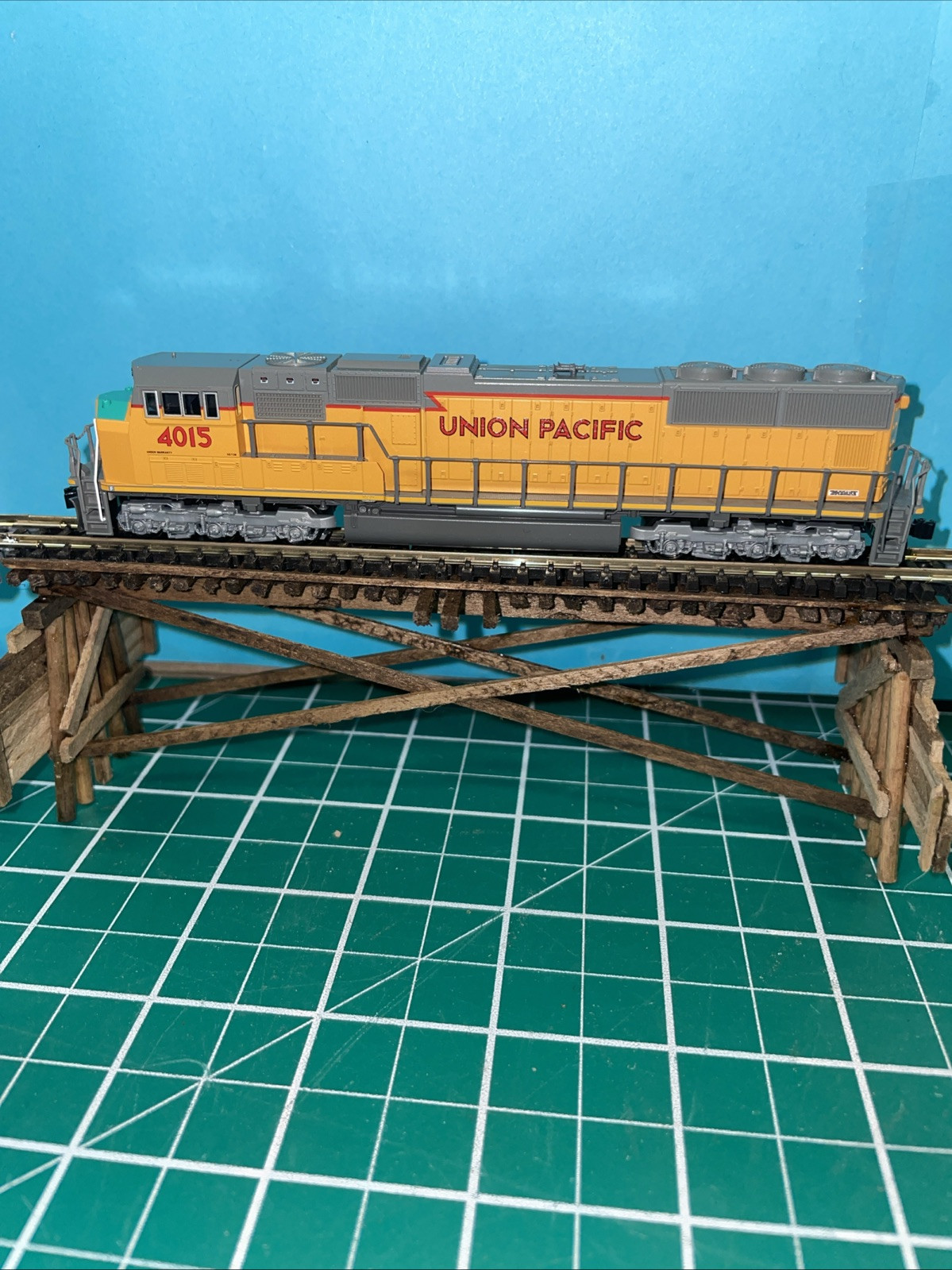 New! N-Scale Kato 176-4015-S EMD SD/70M W/ LokSound UP Excursion #4015 $ 335.00