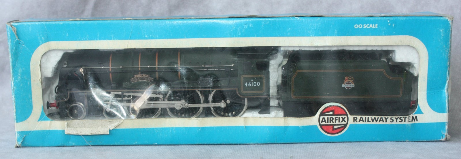 AIRFIX Railways System OO Scale Royal Scot Locomotive 54121-3