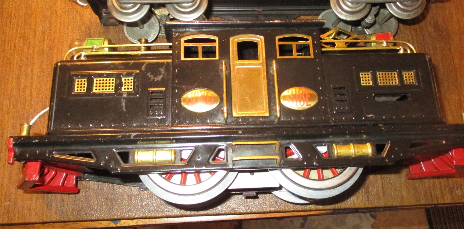 COAL TRAIN black 318E 516 516 516 and red/black caboose 1929