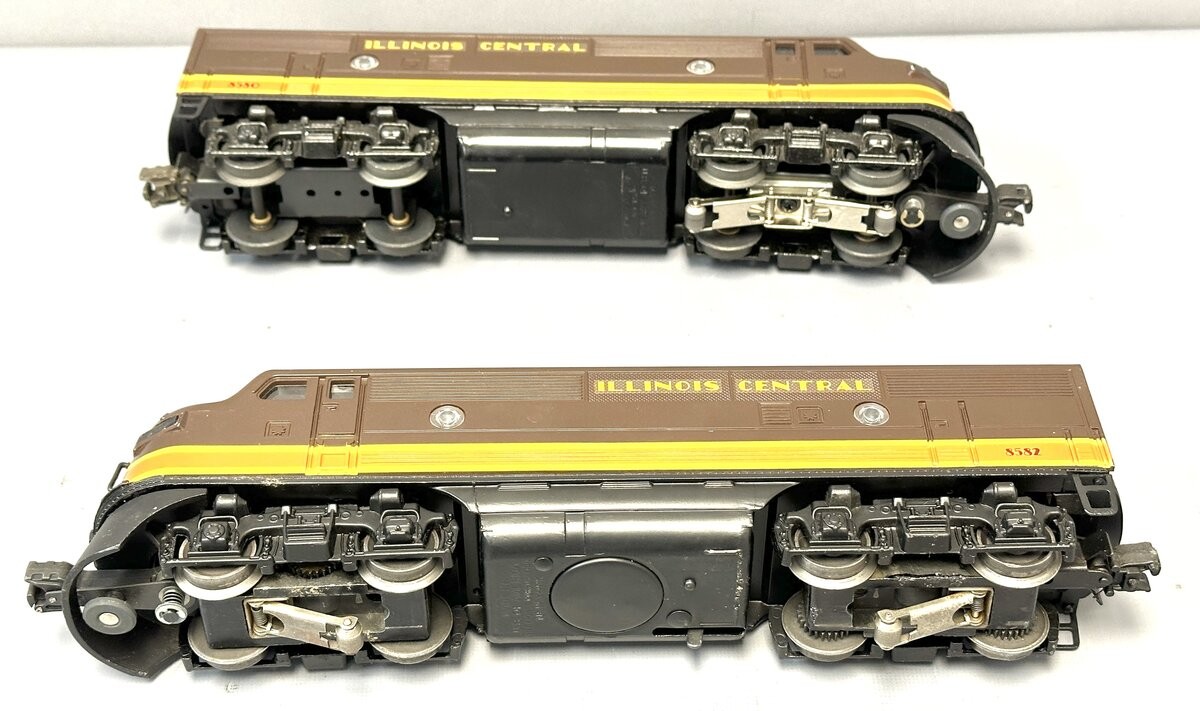 Lionel 6-8580 O Gauge Illinois Central F3 AA Diesel Locomotive Set EX