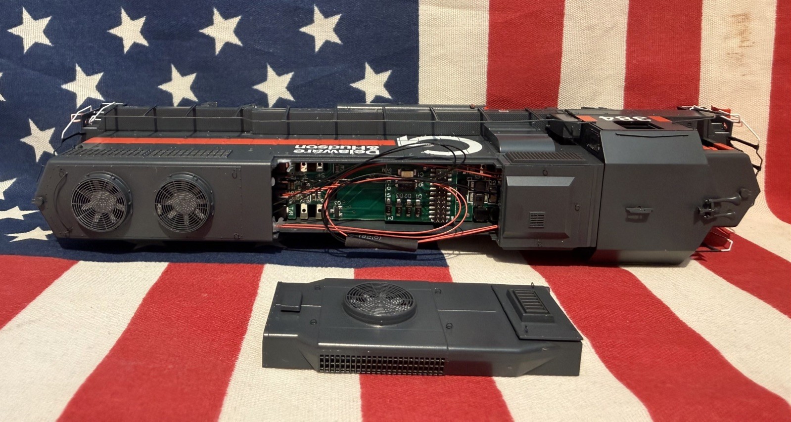 Athearn Genesis HO GP39-2 DCC Ready D&H Delaware & Hudson #384 ATHG65506