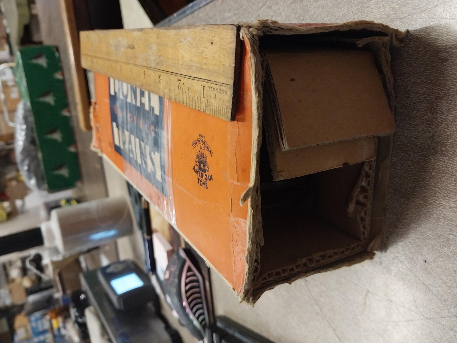 VINTAGE LIONEL LOCOMOTIVE 2025 O SCALE GAUGE-GOOD CONDITION TRAIN