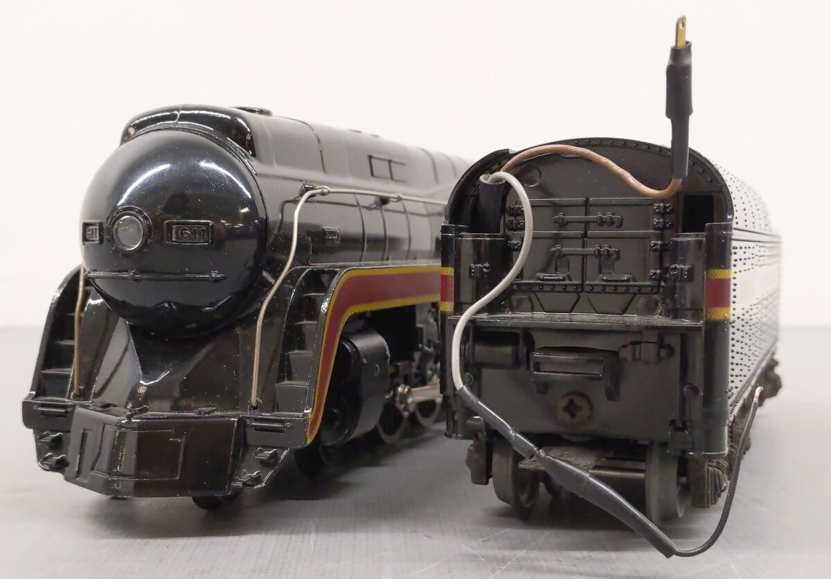 Lionel 6-8100 O Gauge Norfolk & Western 4-8-4 Steam Locomotive & Tender #611/Box