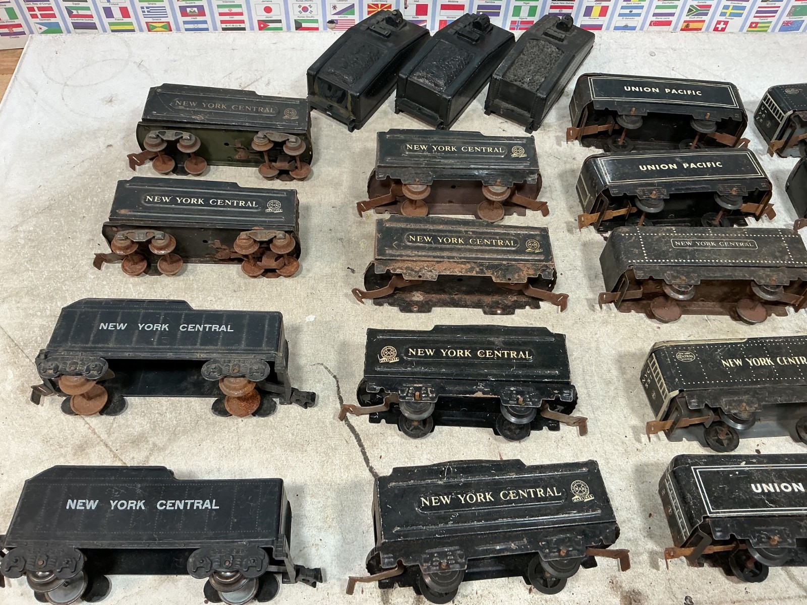 O scale TIN TOY MARX Coal Tender lot PARTS lot for restoration
