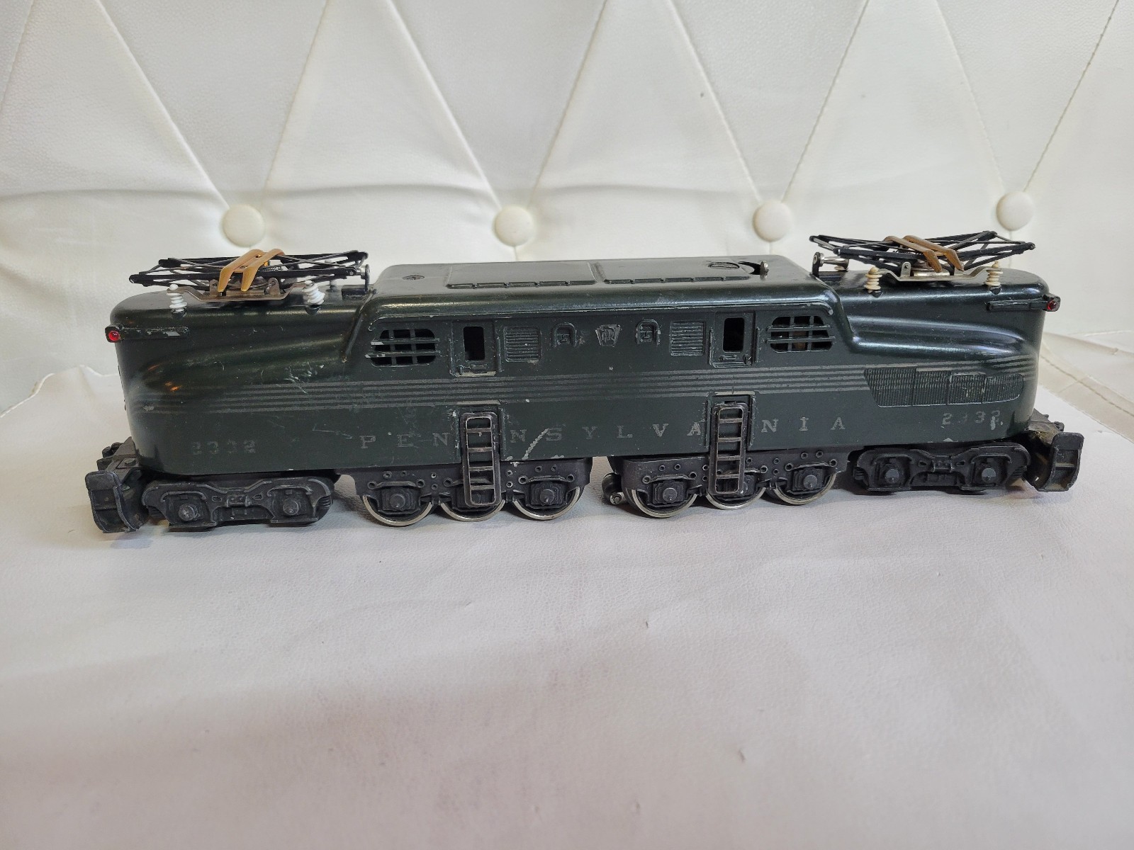 1947-1949 Lionel 2332 Pennsylvania Railroad Brunswick Green GG1 #2332 O Gauge