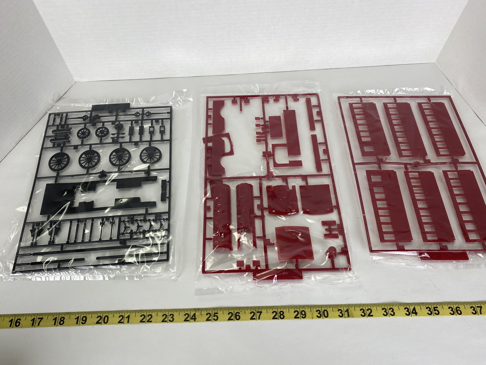 Minicraft 1872 Vulcan Saddleback Locomotive 1/45 plastic model kit