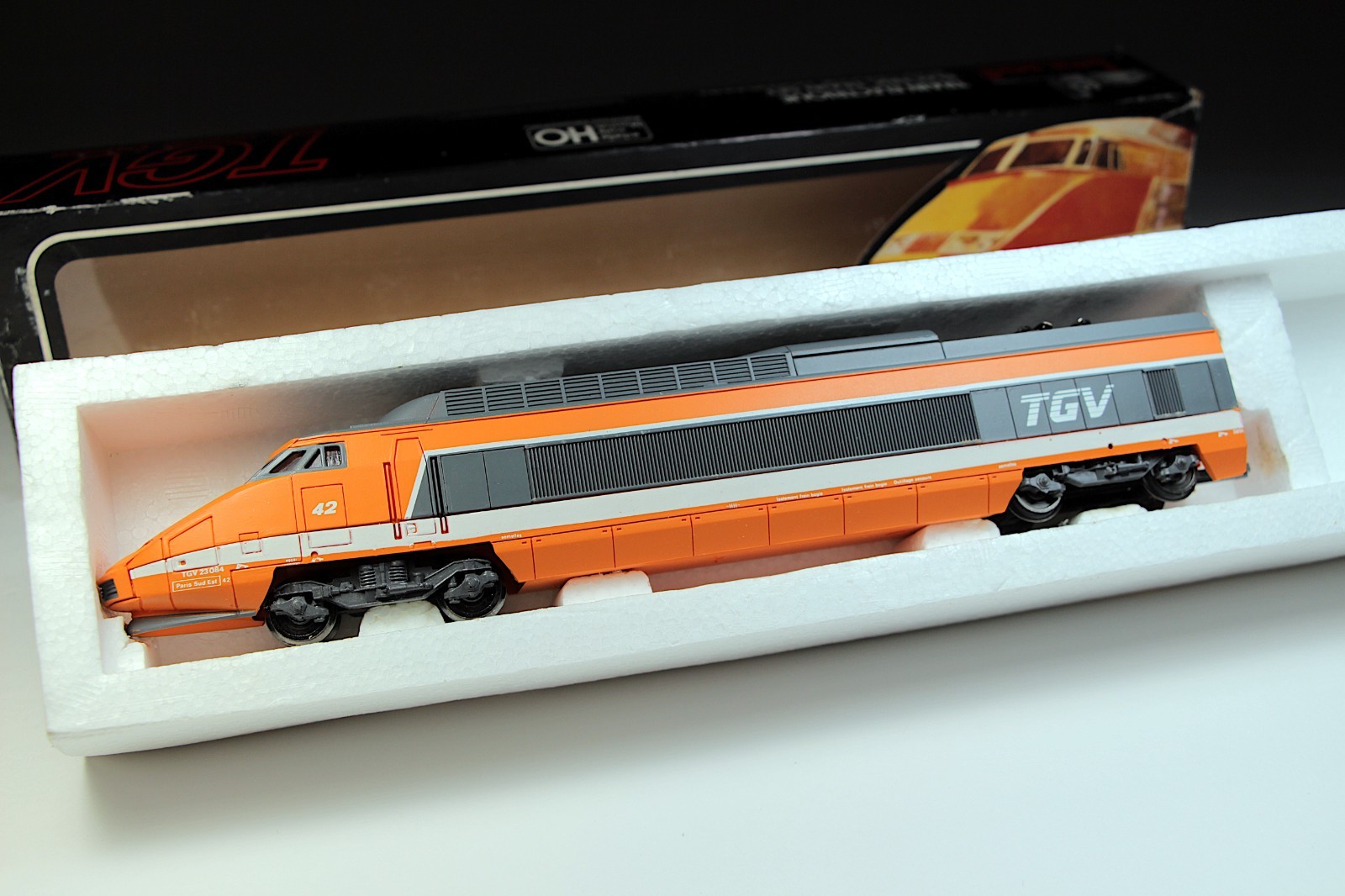 Jouef TGV 23084 Train Grande Vitesse HO Scale Electric Train 8800 Engine in Box