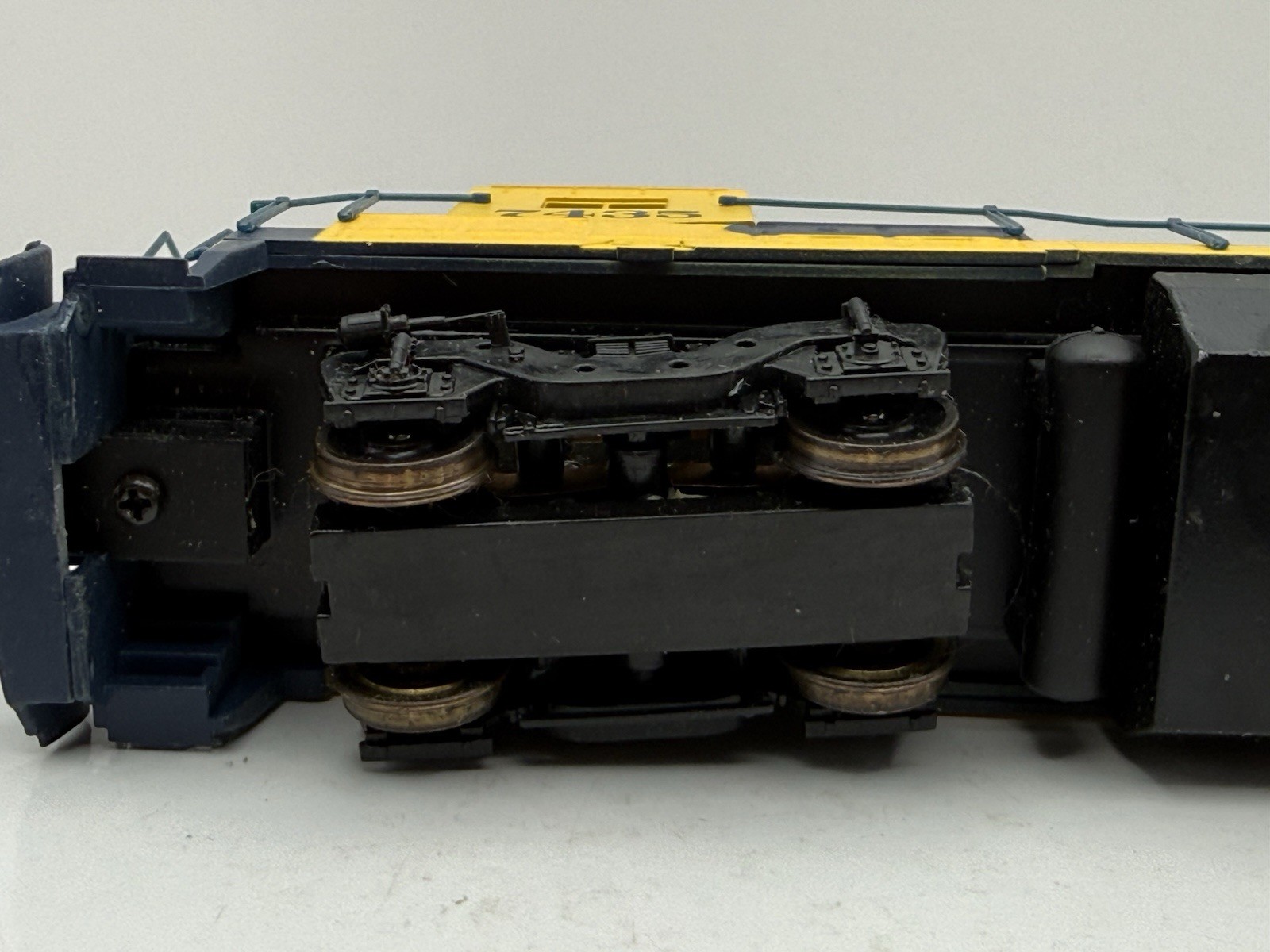 GE Dash 8 40B Santa Fe # 7435