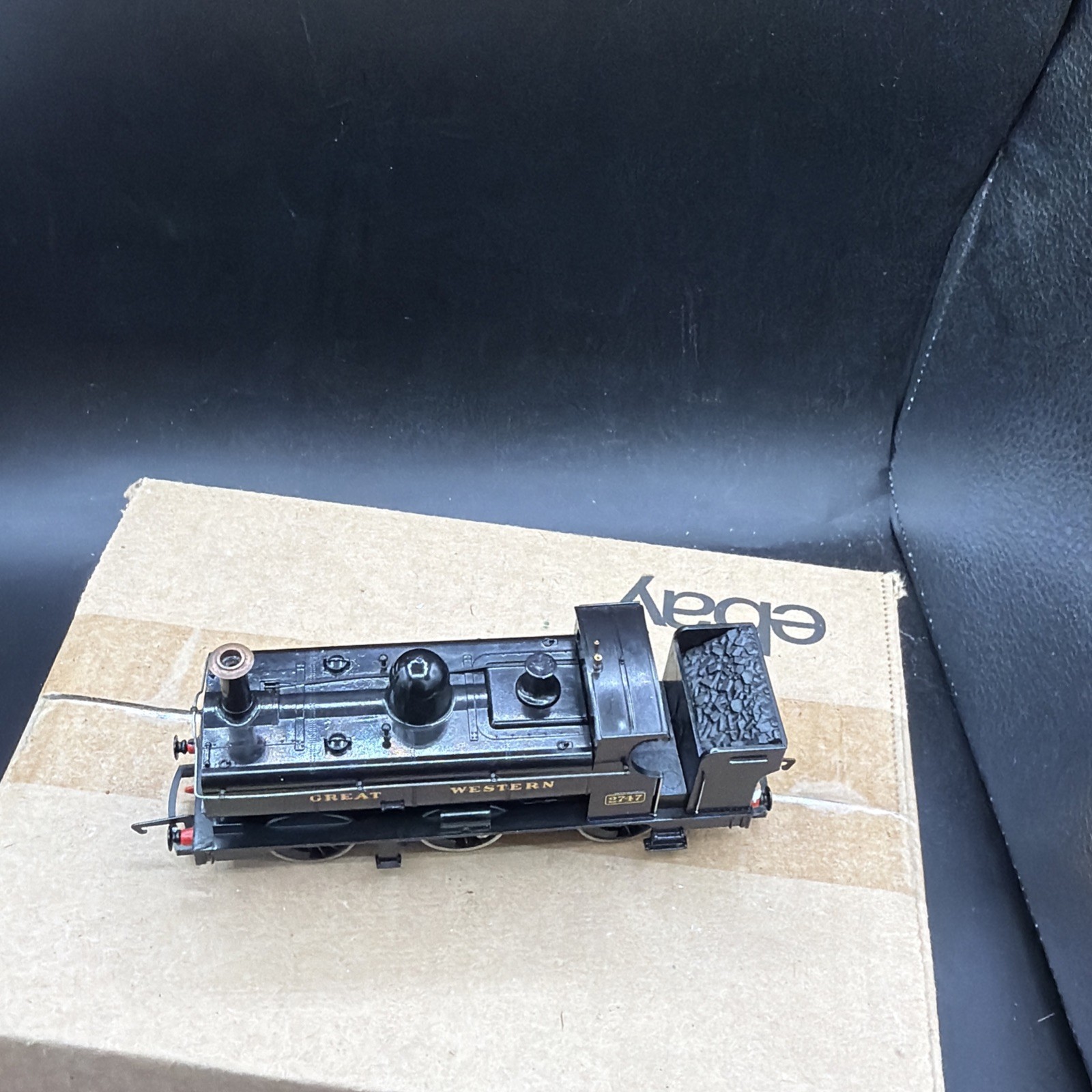 Hornby OO Scale Black R158 0-6-0 Great Western 2747 Steam Locomotive