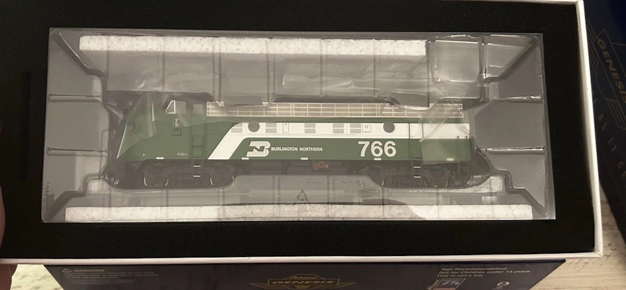 HO Athearn Genesis F9A BN Burlington Northern #776 ATHG19335