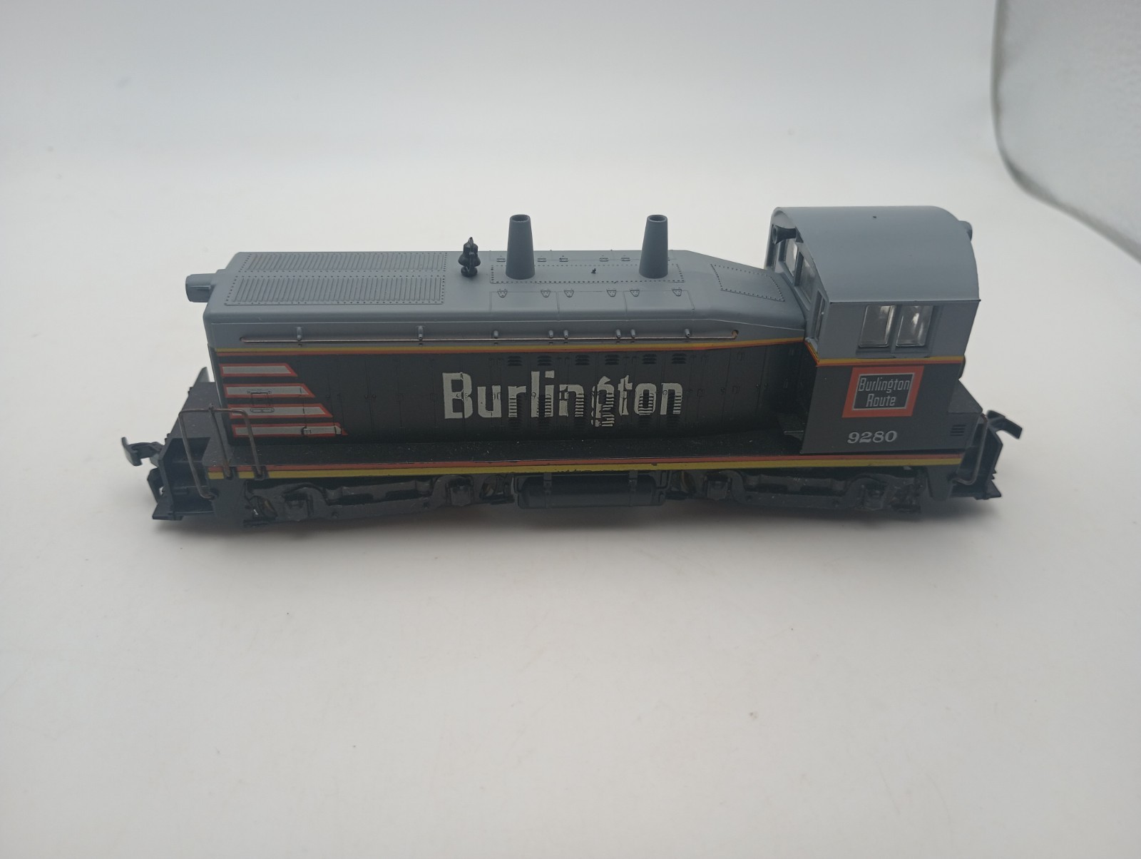 HO Athearn Burlington Route #9280 SW-1500 RTR Cow diesel locomotive