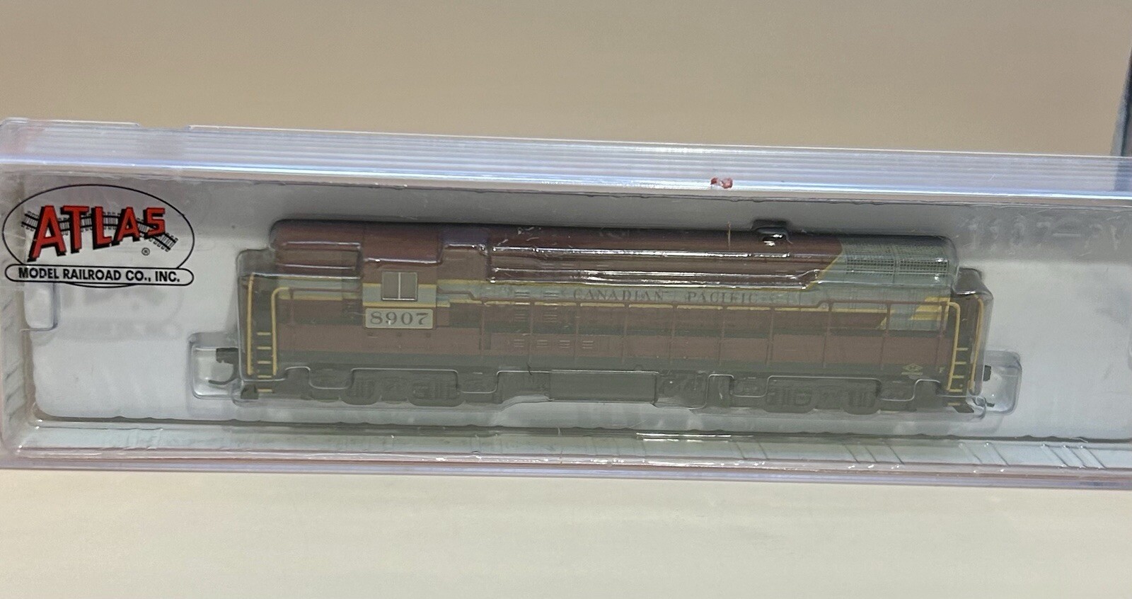 NIB N Scale ATLAS 49563 Train Master Canadian Pacific #8907 DCC ready