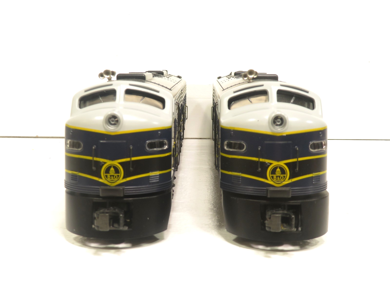 Weaver B&O EMD E-8 AA Diesels LN 13102