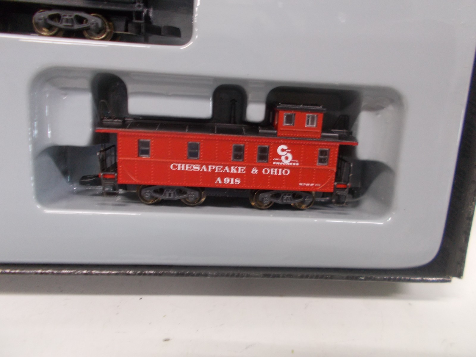 Z SCALE~MARKLIN # 88812~ CHESAPEAKE & OHIO 2-8-2 LOCOMOTIVE & TENDER/CAB~TESTED