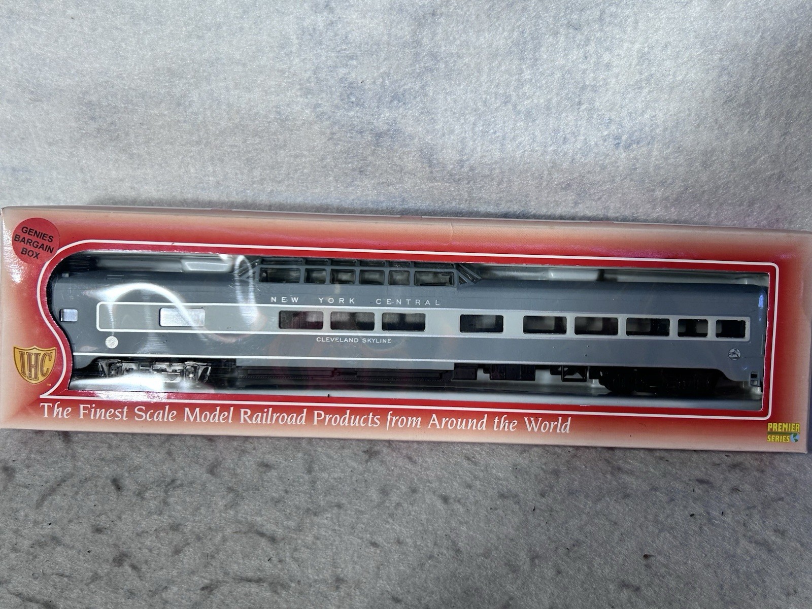 Classic IHC PREMIERE NYC 4-6-2 Streamline Pacific/7 Car Passenger Set HO