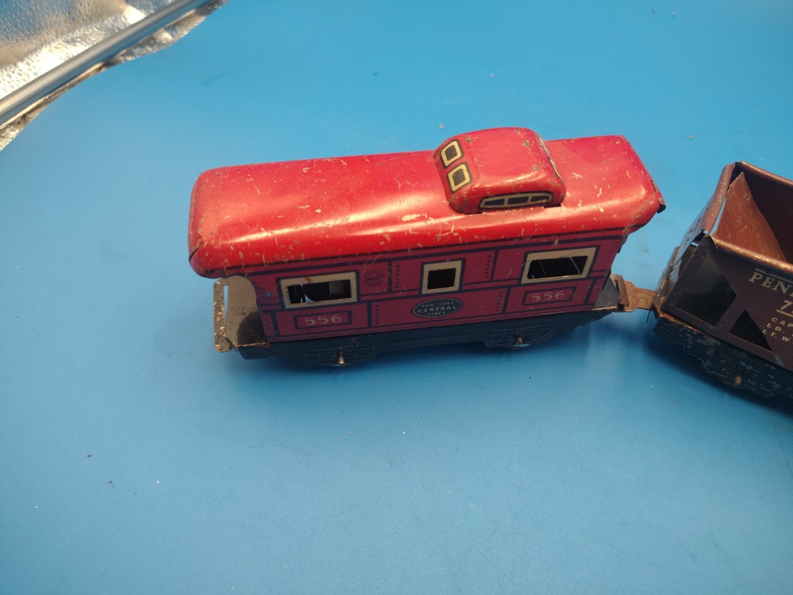 Vintage Marx Wind up locomotive O Gauge New York Central USA + 2 Cars