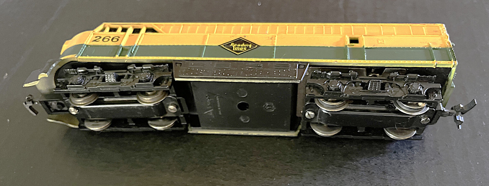 HO AHM Tempo Reading lines 266 diesel lighted locomotive runs great see video
