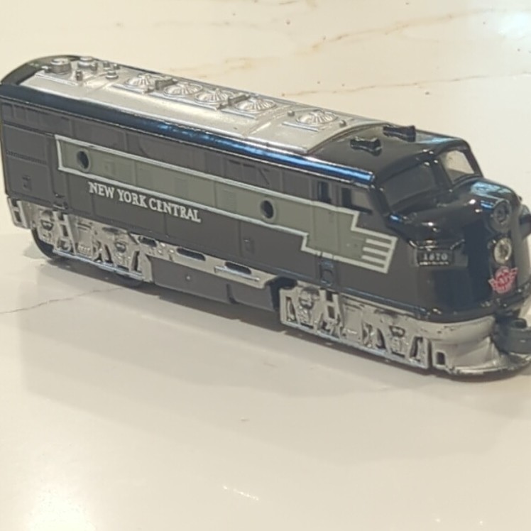 Toys R Us HO New York Central Diesel Locomotive #1870 Analog Black/Silver 18085