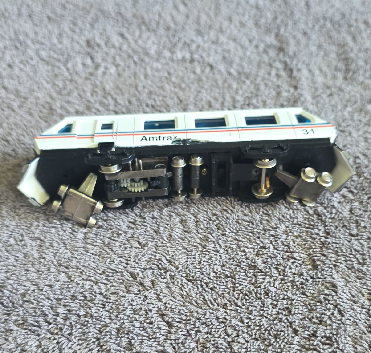 Amtrak N Scale #31 Locomotive White Blue Red DC Analog 0-4-0 Lights DCC