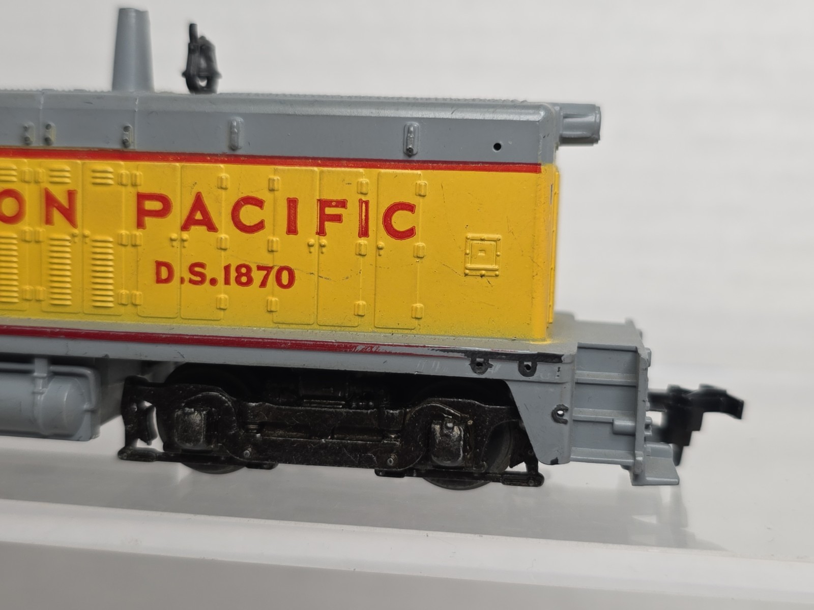 Athearn HO Scale Union Pacific SW-1500 Diesel Switcher Loco DS 1870 Runs Read De