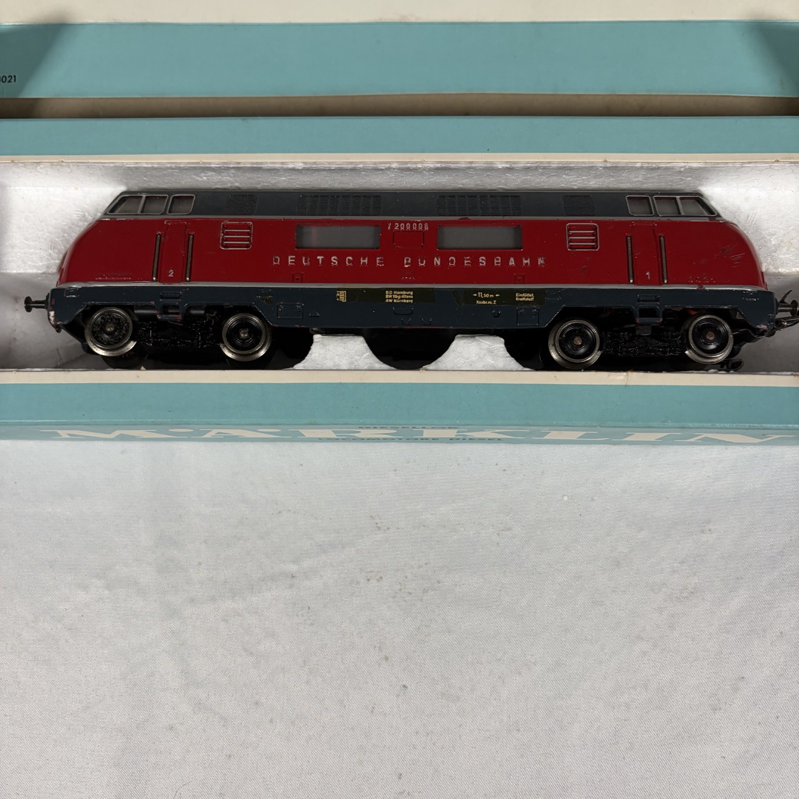 Marklin 3021 HO V200027 Deutsche Bundesbahn Diesel Locomotive w/ Box