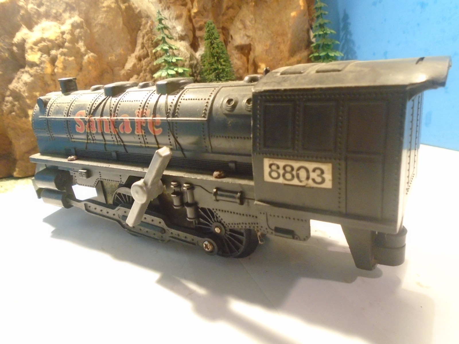 DURHAM INDUSTRIES 027 SCALE WINDUP PLASTIC SANTA FE STEAM LOCO No 8803 5-101-5