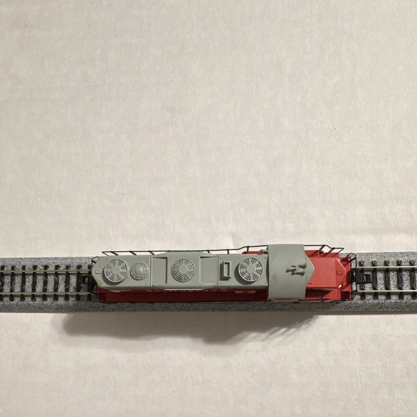 Life Like N Scale GP-20 Diesel Loco Burlington 900 Analog DC Light MPN 7243