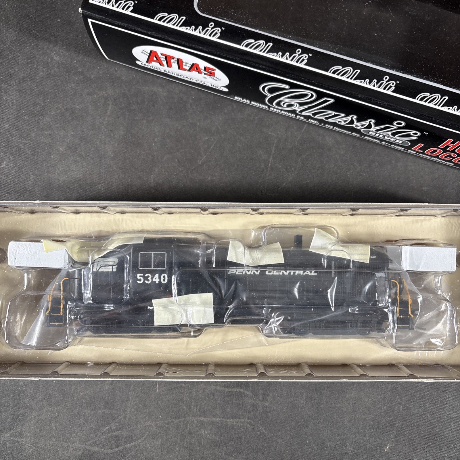 ATLAS CLASSIC SILVER LOCOMOTIVE HO RS-3 LOCOMOTIVE PENN CENTRAL #5340 #10001301