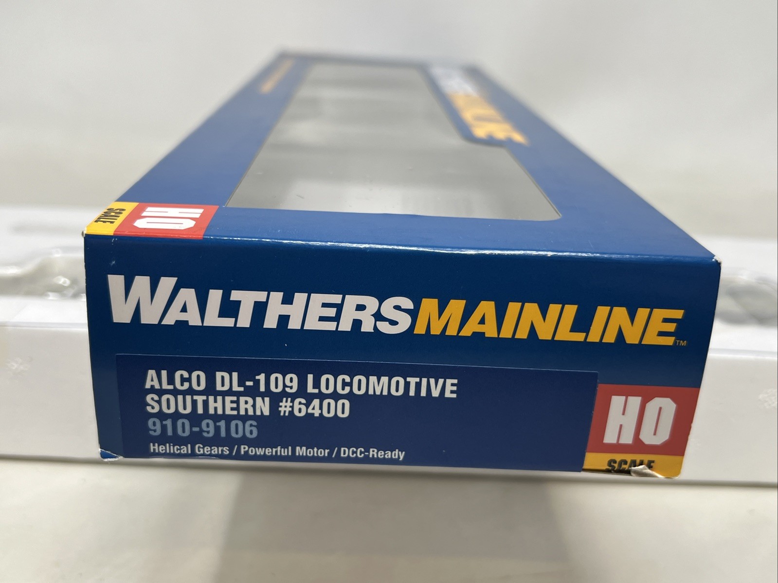 Walthers 910-9106 Southern Alco DL-109 Diesel Locomotive #6400 NIB