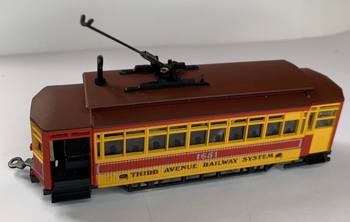 AHM HO Scale Third Avenue Railway System Trolley Car 1651 Single Pole Lights VTG