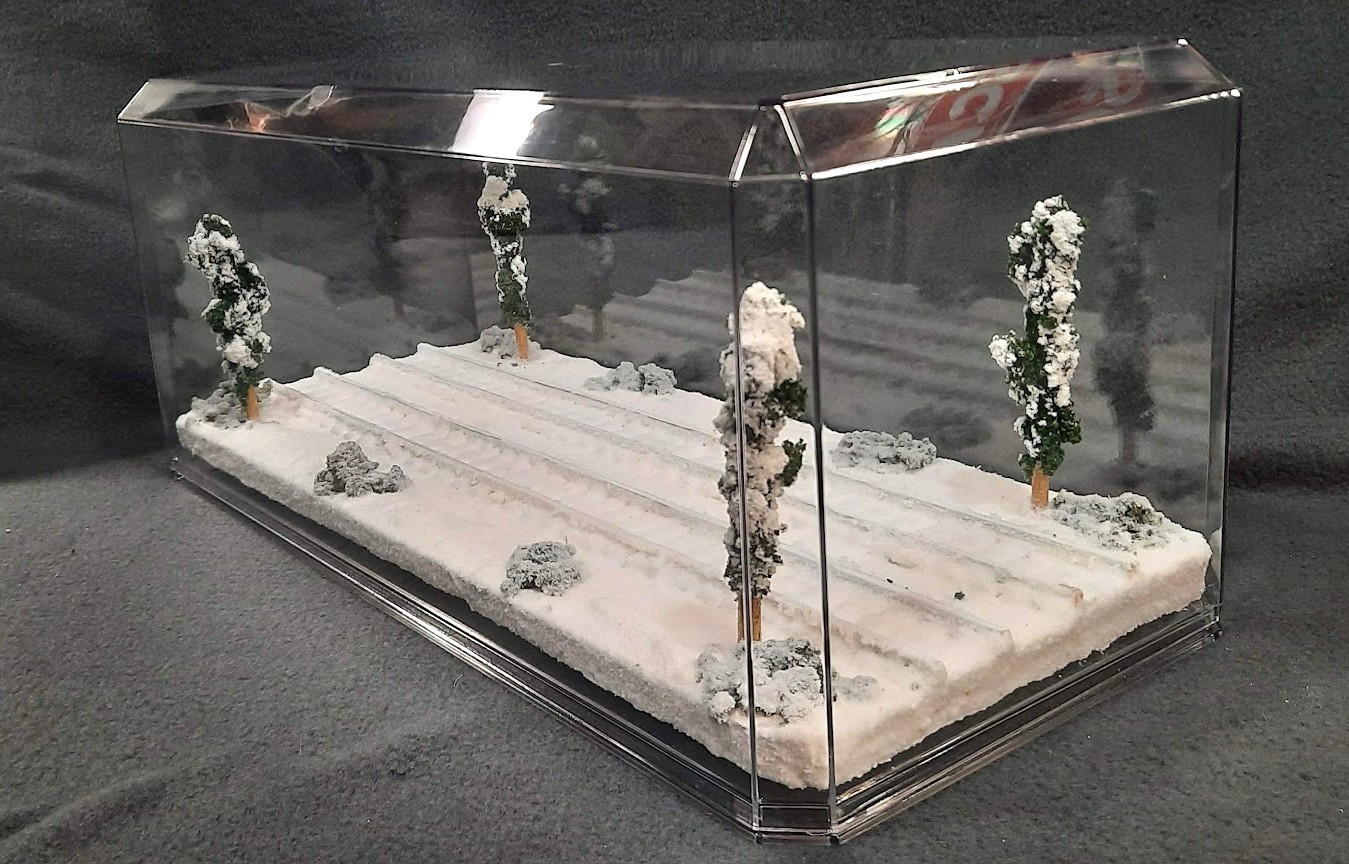 S SCALE 16″ DOUBLE TRACK DISPLAY CASE- “WINTER SCENE”-FOR ANY S TRAINS