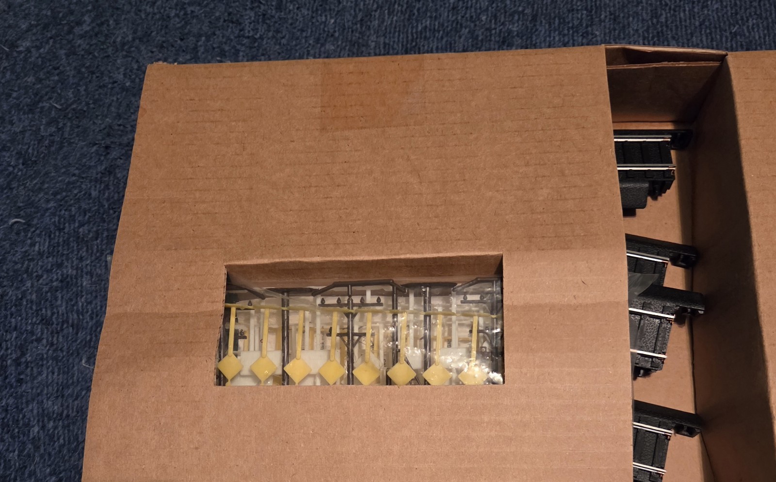 Life Like Trains Thunder Express HO Scale Electric Train Set Union Pacific