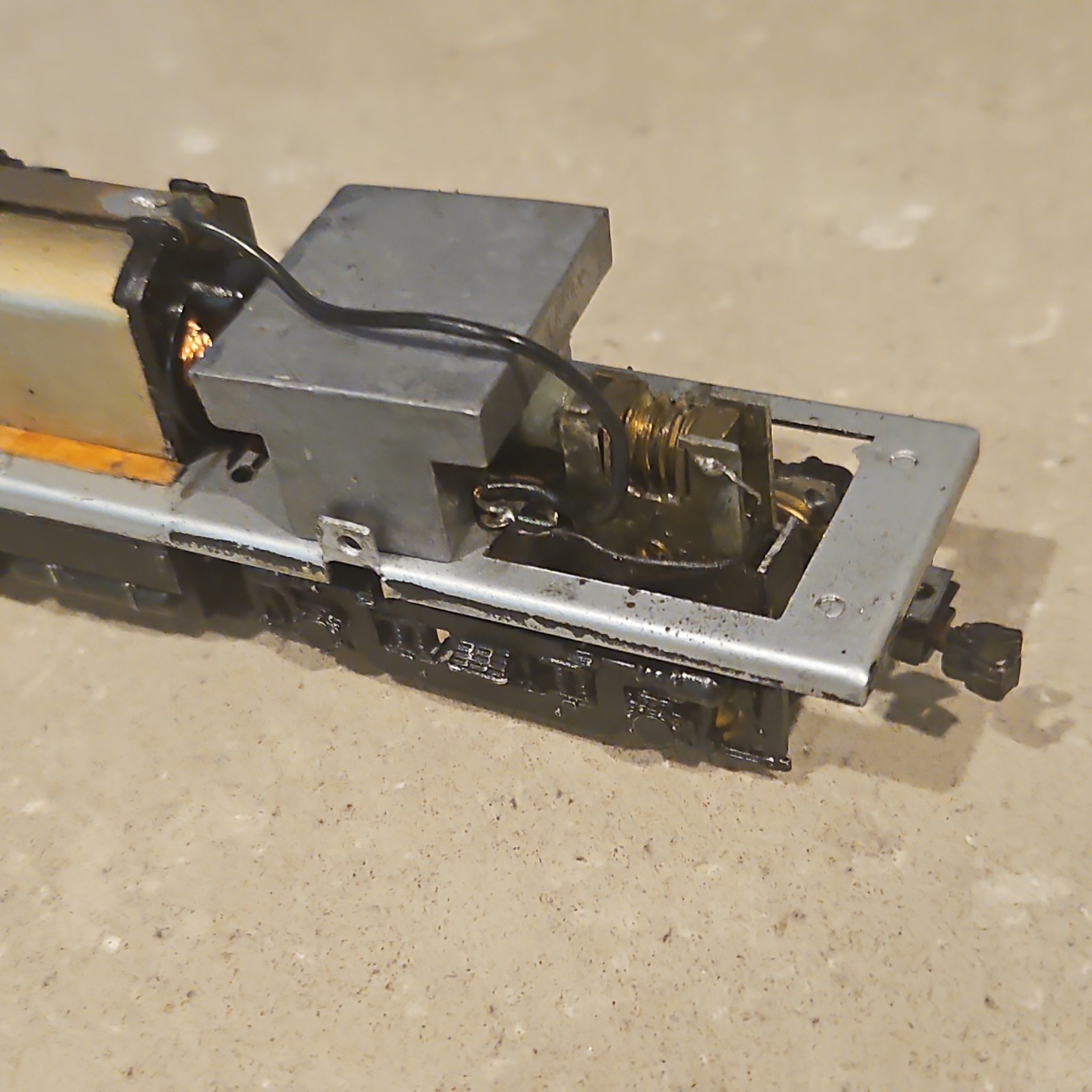 Train Miniature TM HO Custom Paint Soo Line Powered Alco FA-1 Locomotive (READ)